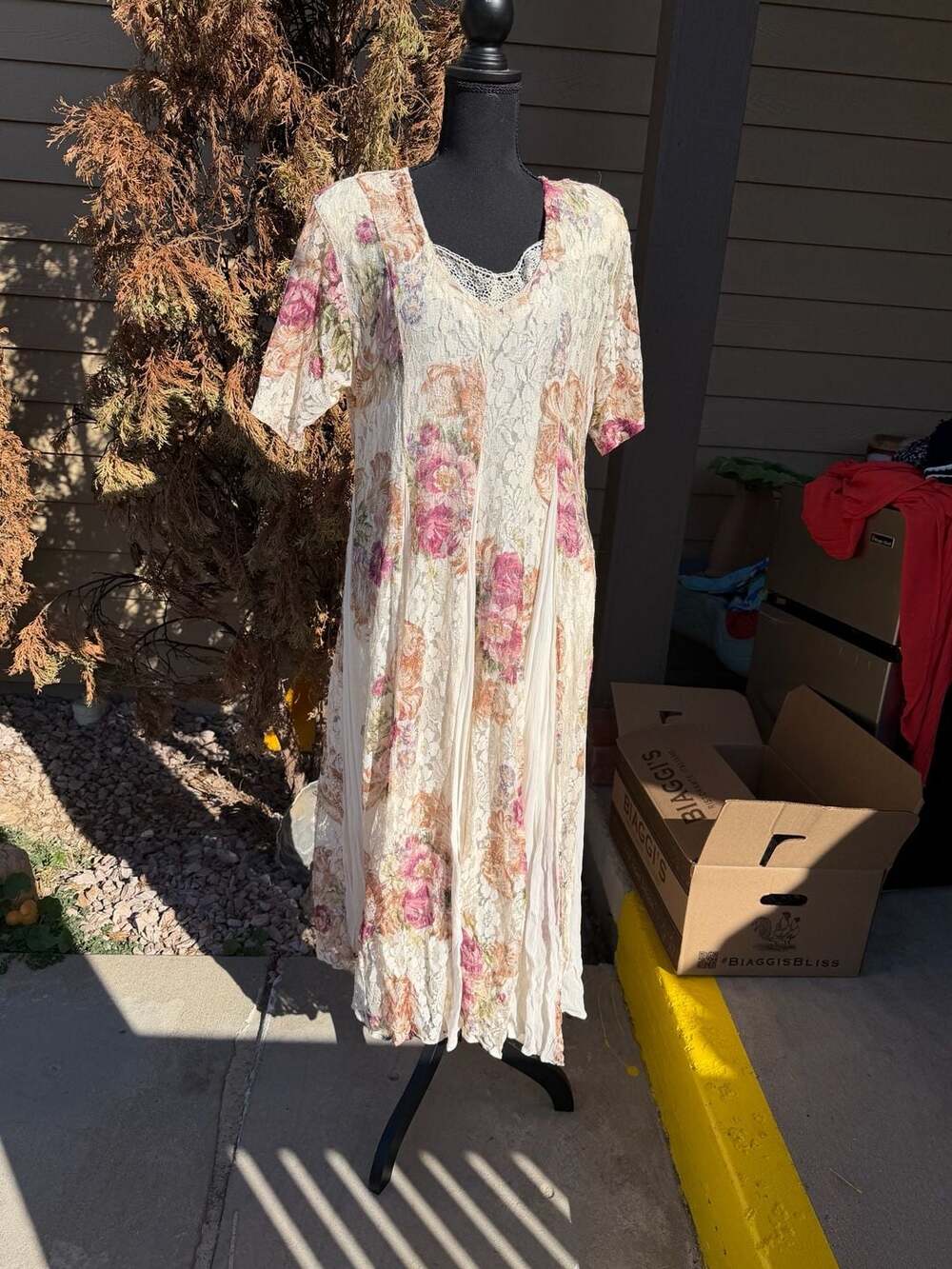 Nostalgia Vintage Floral Lace Midi Dress Size M